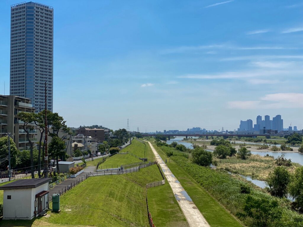 二子玉川駅から見た多摩川河川敷